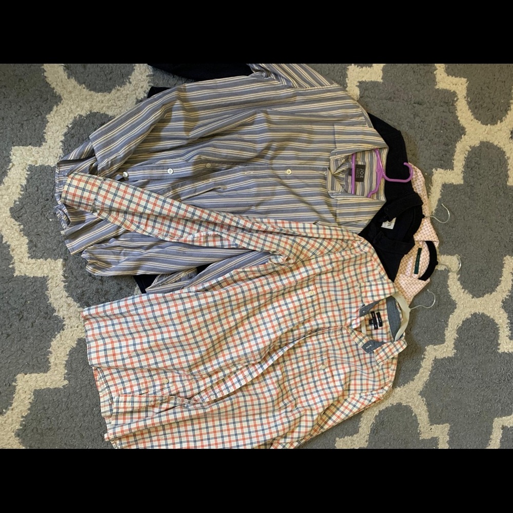 👍🏼👍🏼like New!!! Men long sleeve button shirts